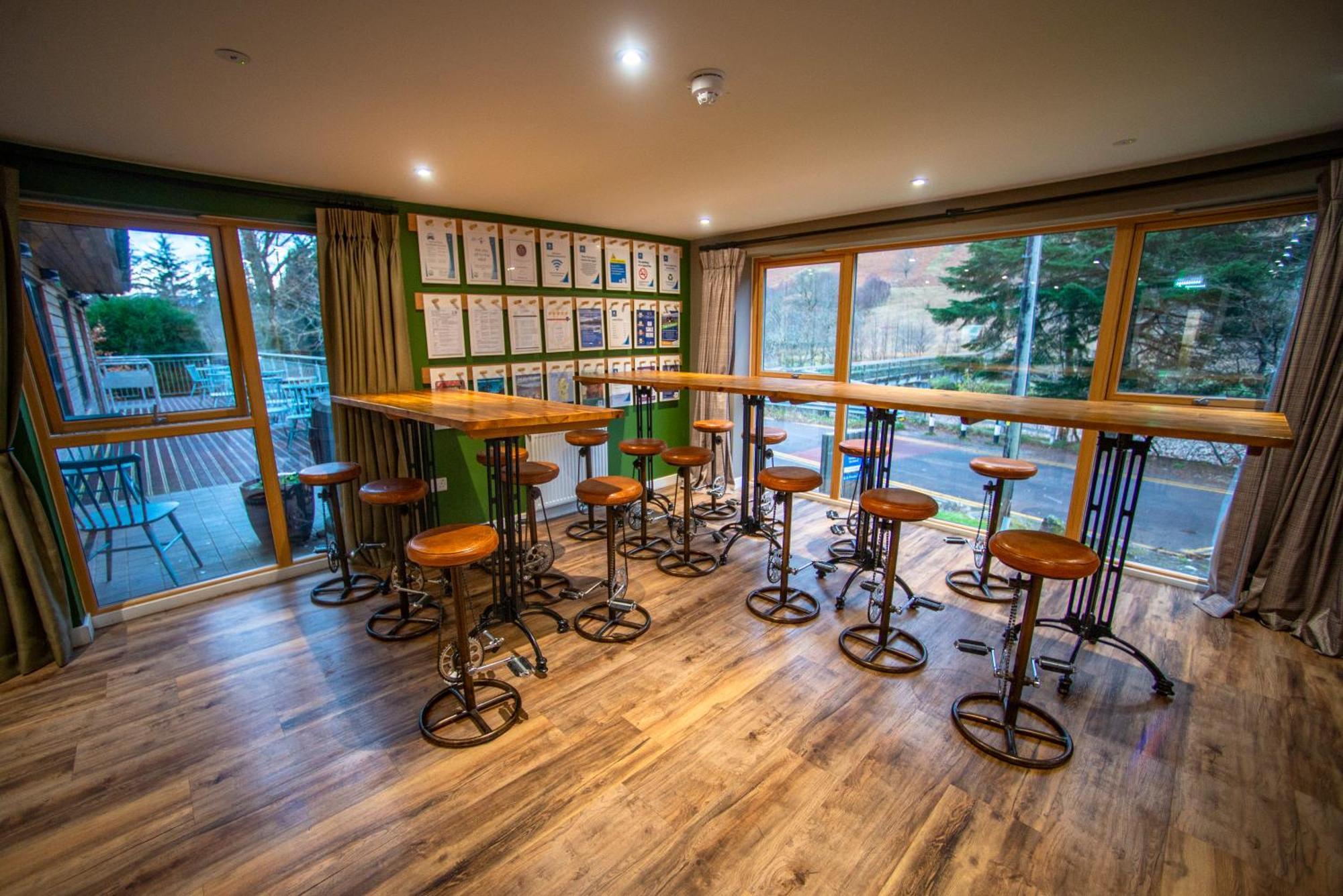 Glen Nevis Youth Hostel Fort William Dış mekan fotoğraf The bar at the National Motor Museum