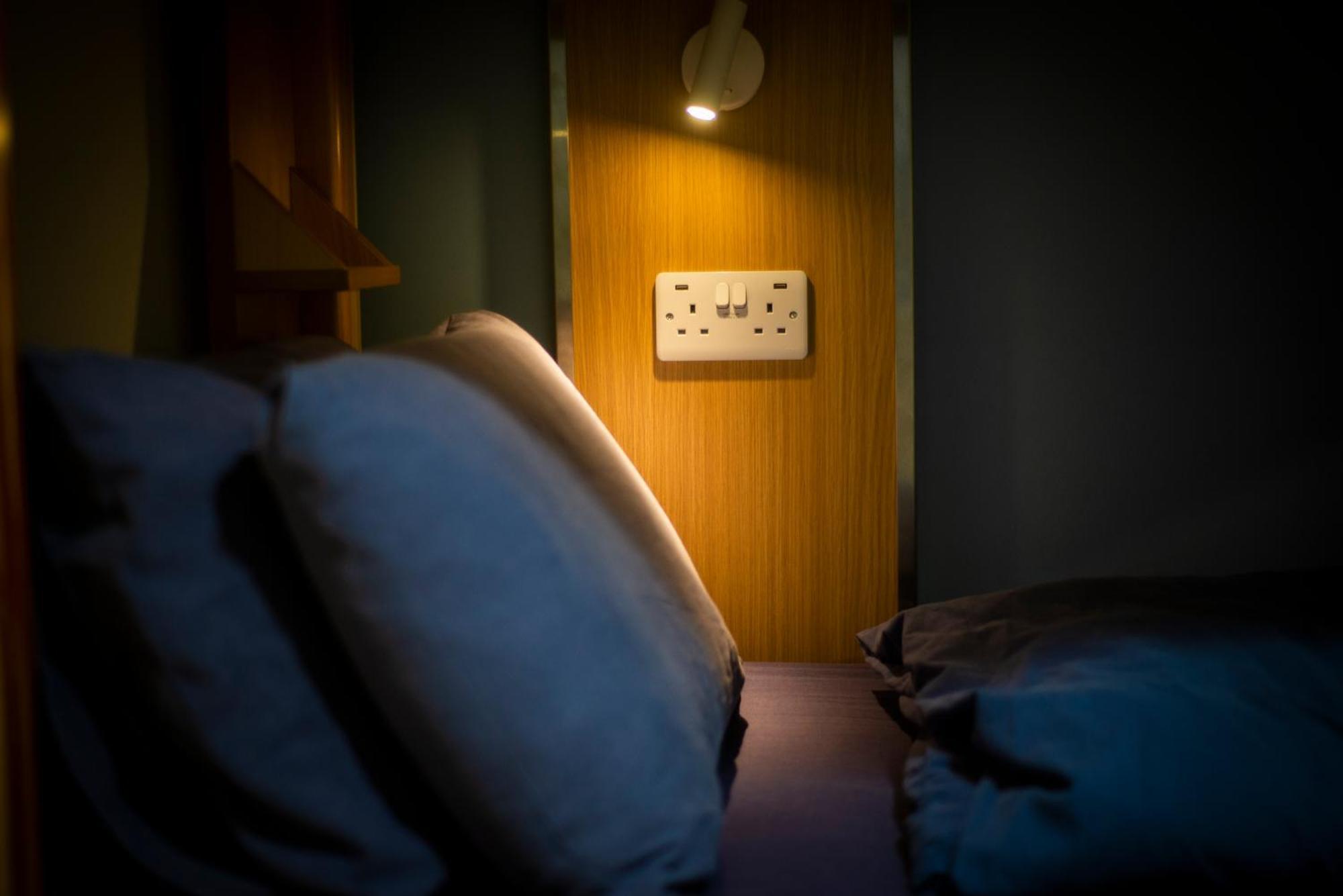 Glen Nevis Youth Hostel Fort William Dış mekan fotoğraf A bedroom at the hostel
